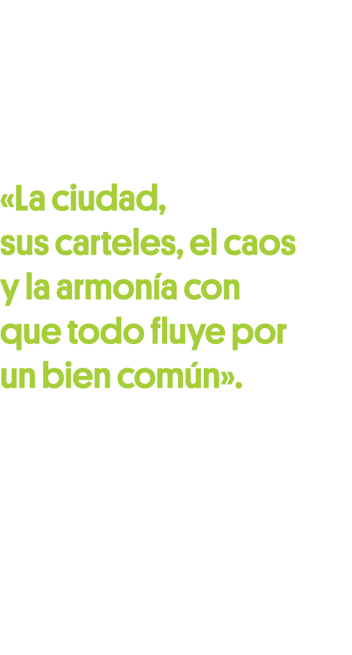 Mientras retoca uno de sus párpados con una sombra rosa brillante, la artista mexicana nos habla de su gran fuente de   